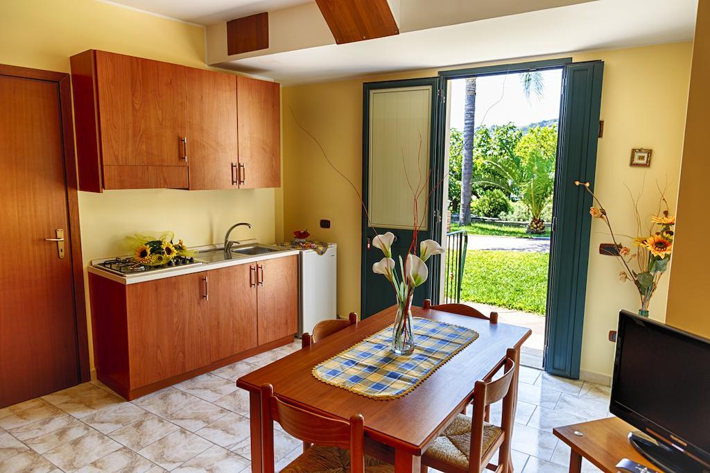 Casa Vacanze Alcantara Gaggi Habitación foto